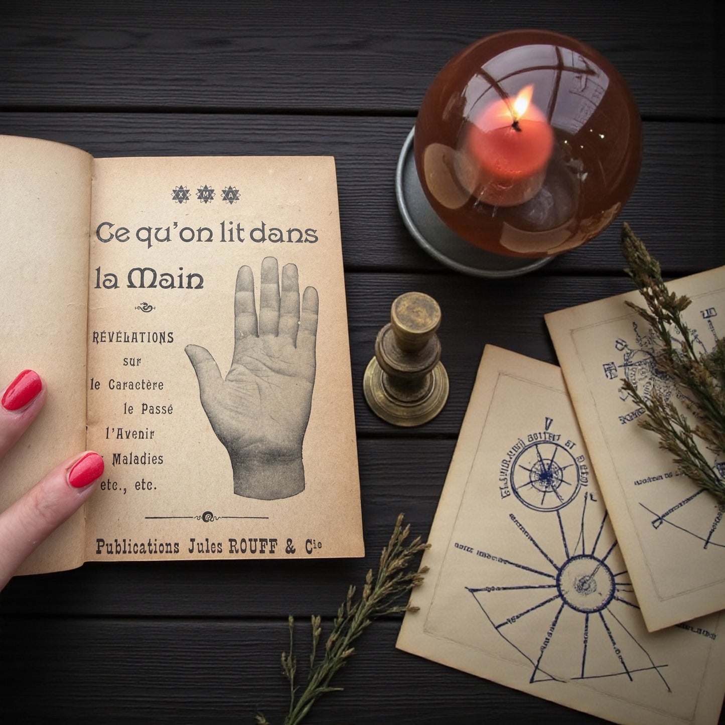Libro antico di chiromanzia “Que qu’on lit dans la maine”, prima ed. 1906