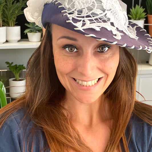 Cappellino in feltro blu viola anni ‘50 rivisitato da cerimonia