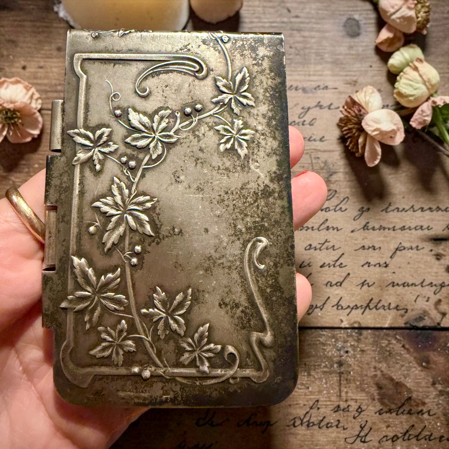 Antico carnet del bal Art Nouveau firmato Dropsy con 21 pagine manoscritte