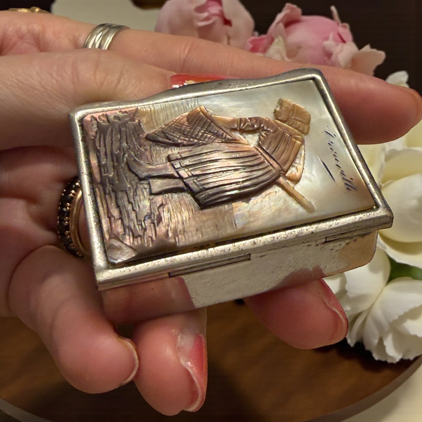 Vesta case antico lavorato in madreperla, Trouville primo ‘900