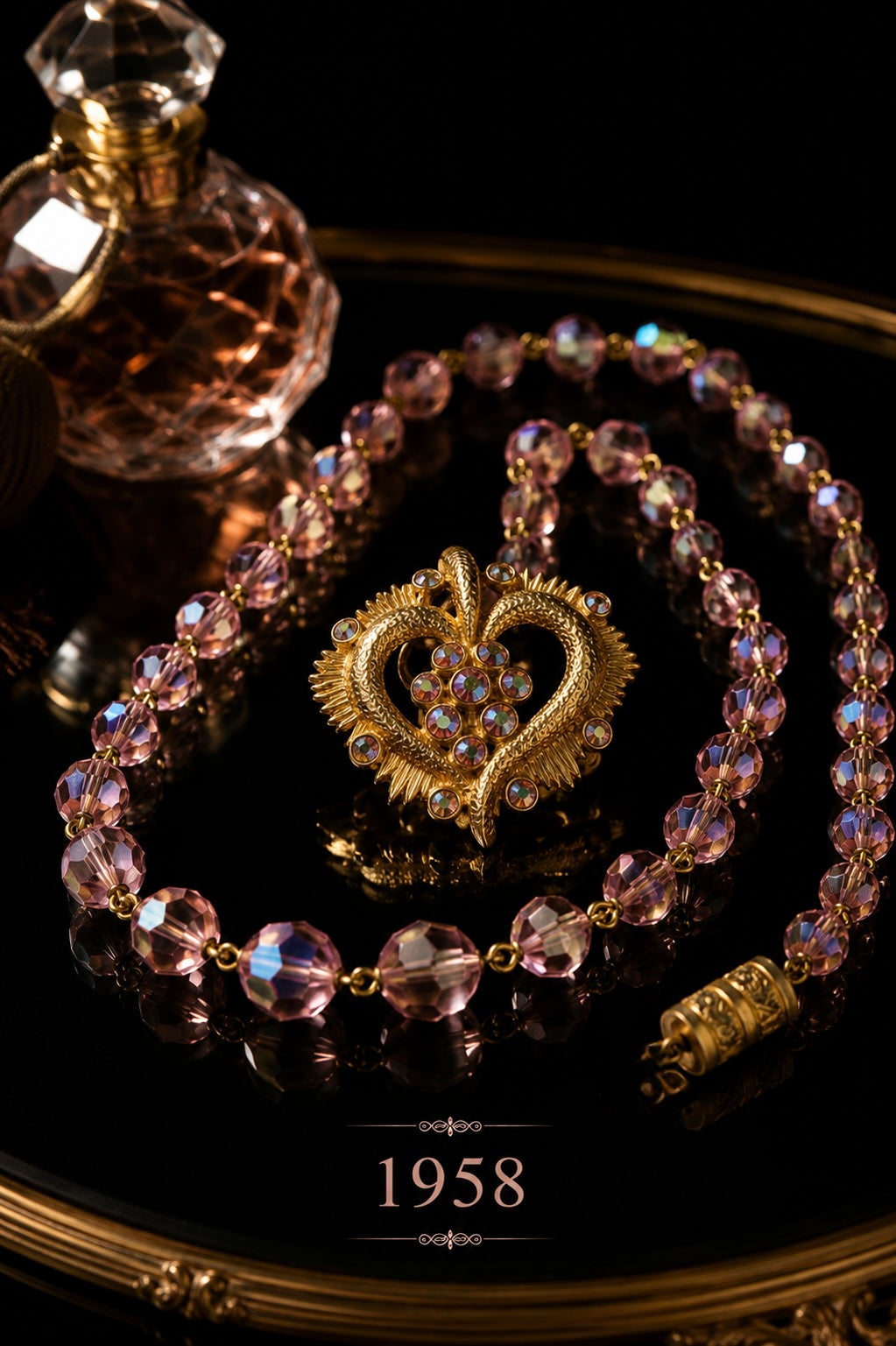 Parure anni ‘50 con collana perle vetro sfaccettato degradé e spilla gioiello con cristalli finitura Aurora Borealis