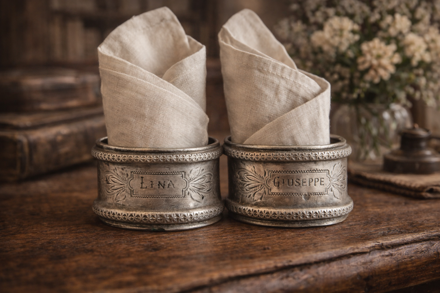 Coppia porta tovaglioli Liberty in argento 800, primissimo ‘900 italiani con incisi “Lina” e “Giuseppe”