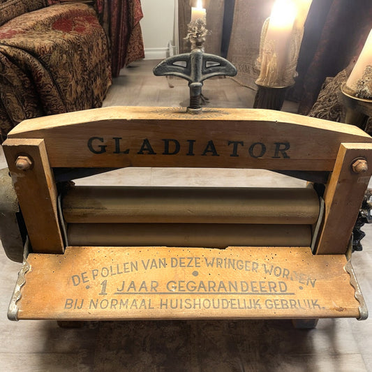 Grande antica strizza panni anni ‘20 Gladiator, funzionante