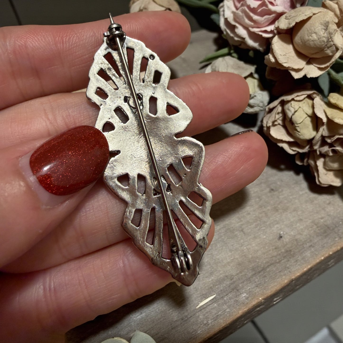 Spilla in stile cut steel anni ‘50 revival art déco