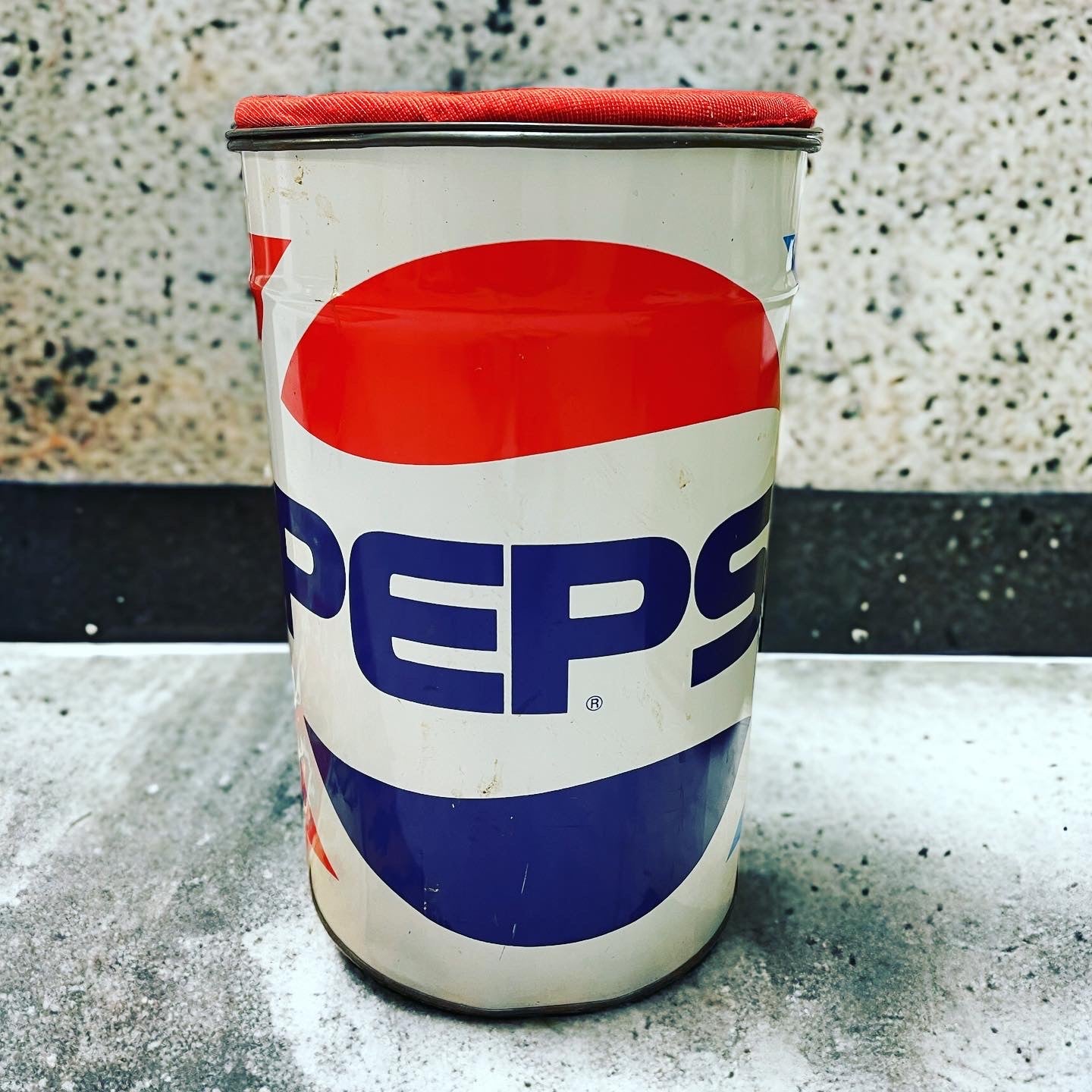 Sgabello bidone Pepsi anni 80