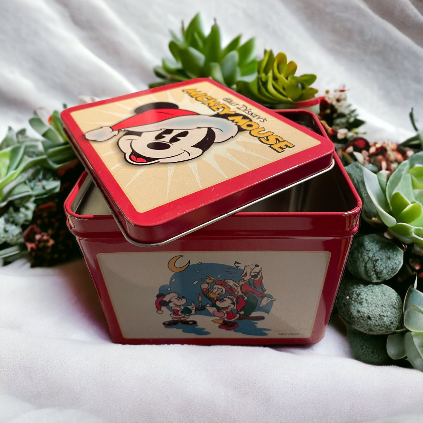 Disney Tin Box 90s