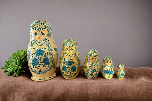 White and blue matryoshkas