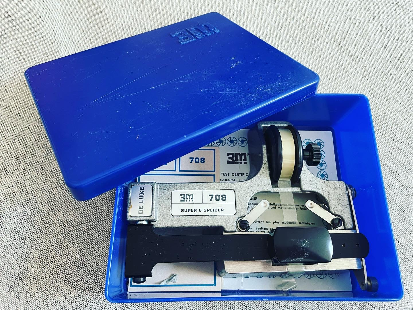 Super 8 splicer