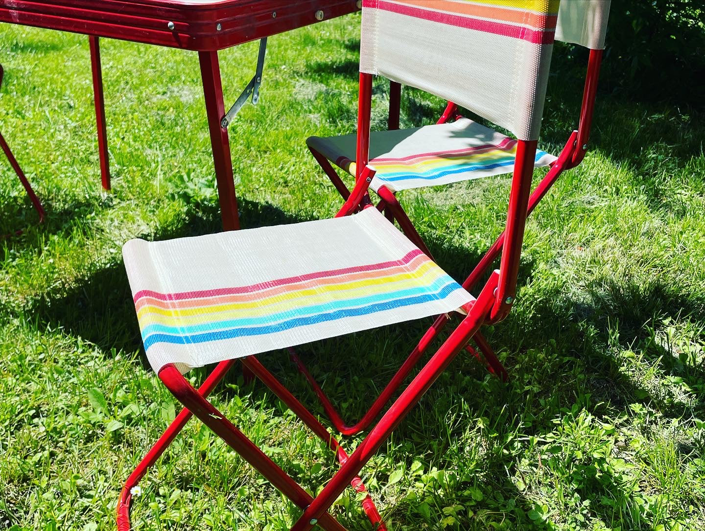 70's beach table and chairs