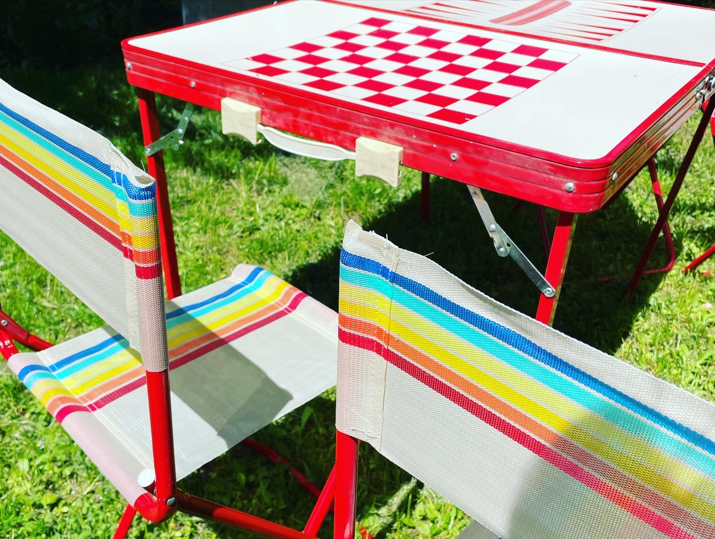 70's beach table and chairs