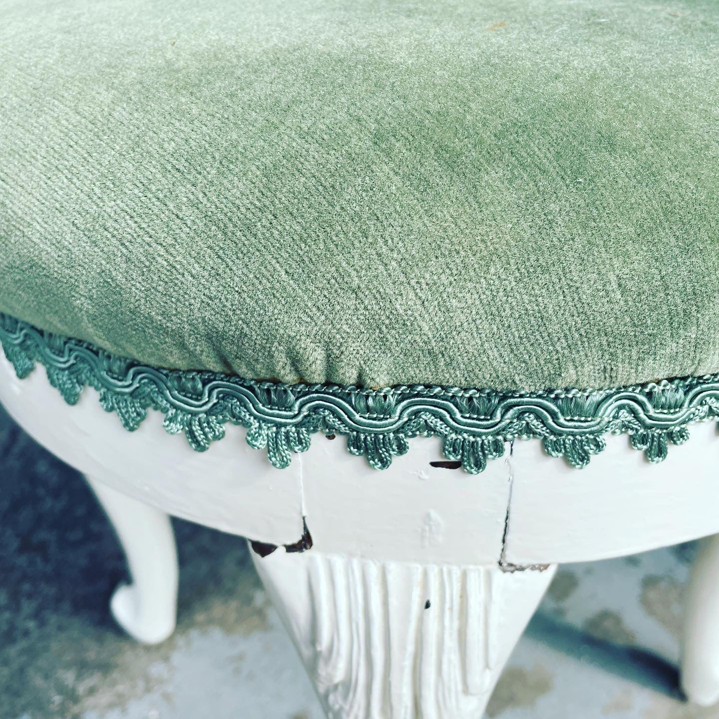 Shabby pouf