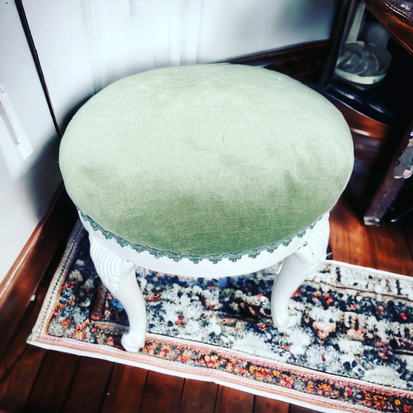 Shabby pouf