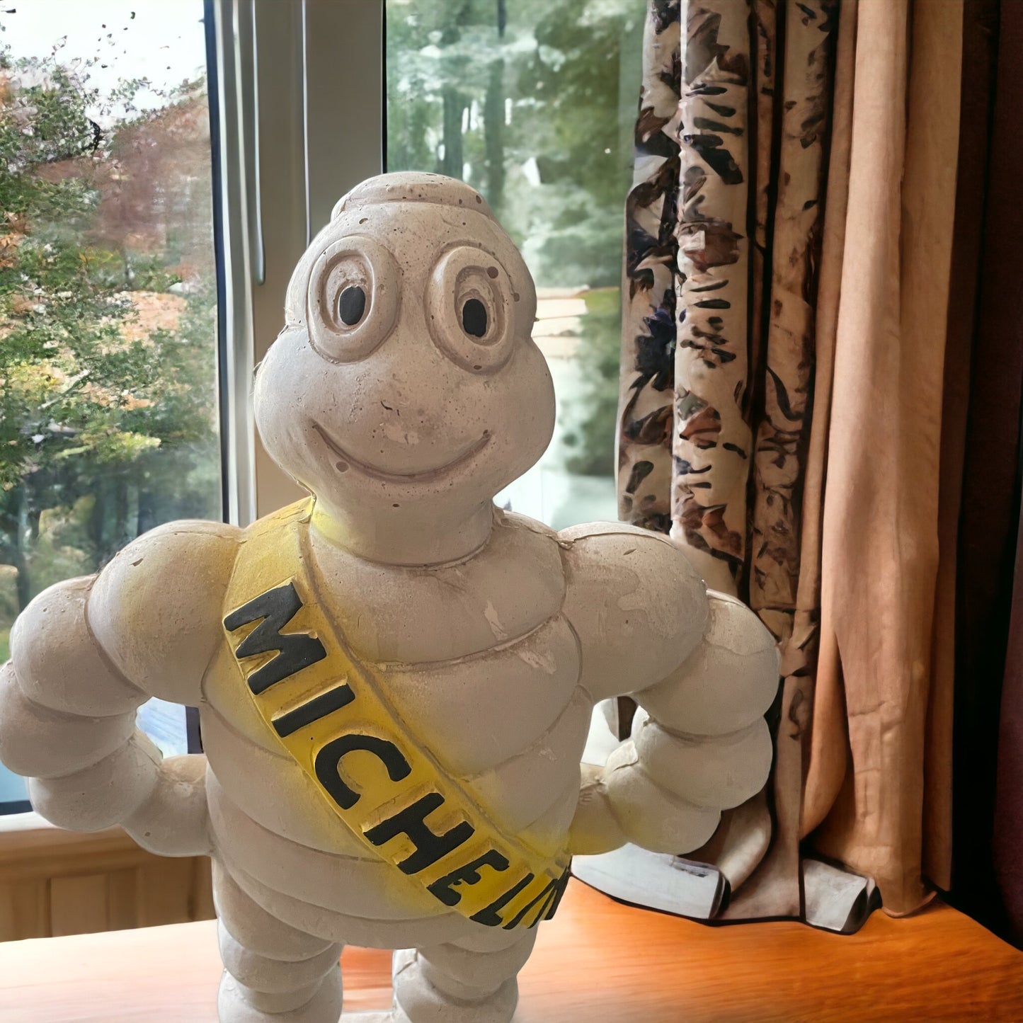 Bibendum Michelin gesso