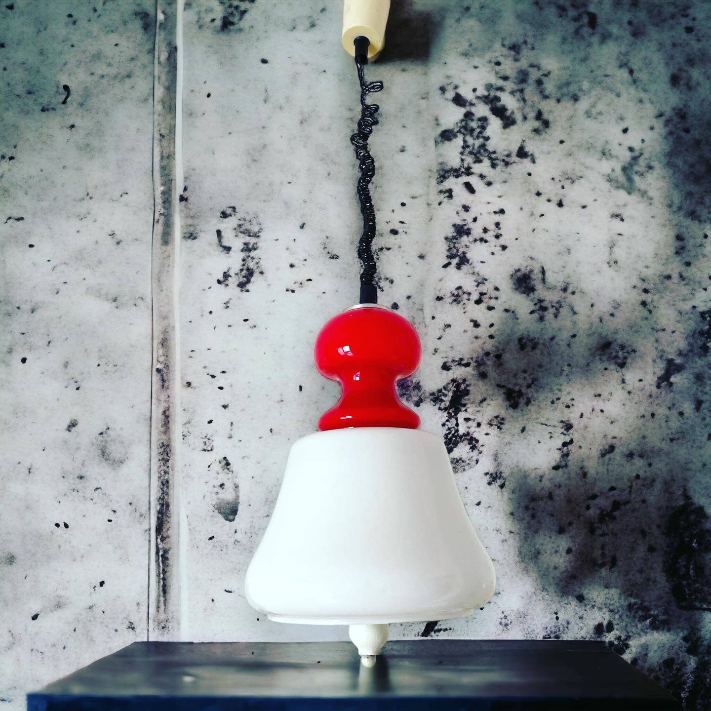 White and red lamp