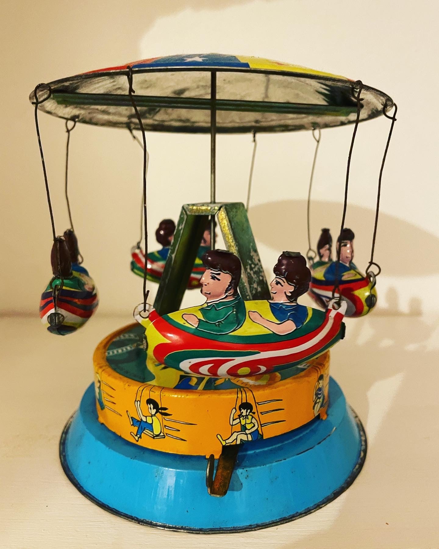 Toy carousel