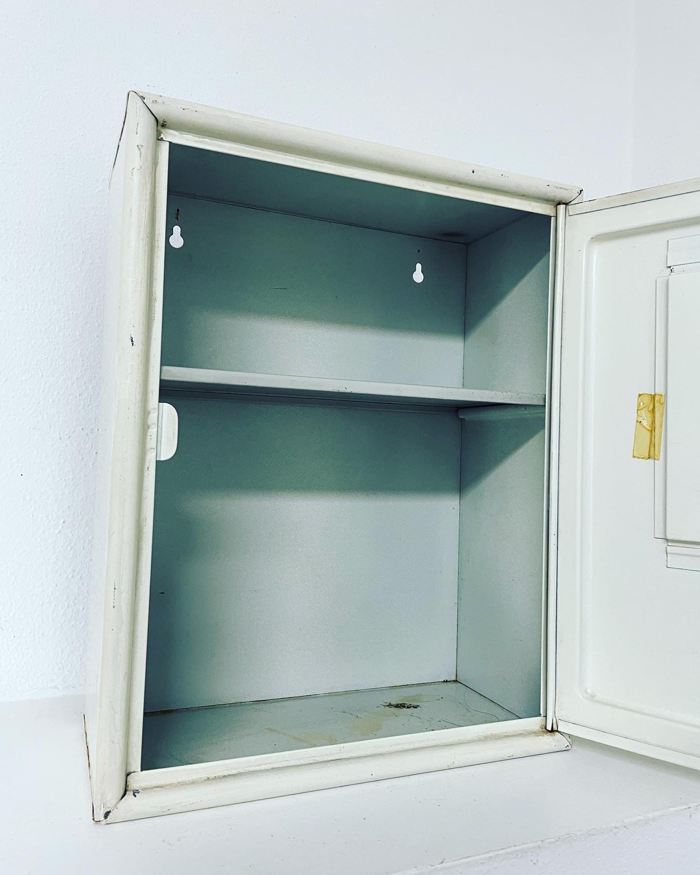 Pharmacy cabinet