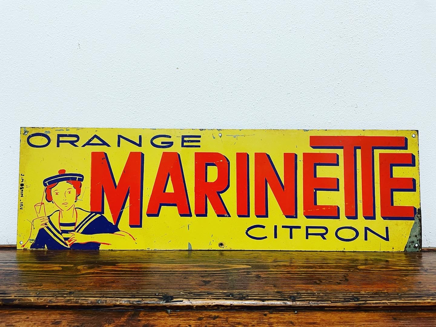 Large Marinette sign