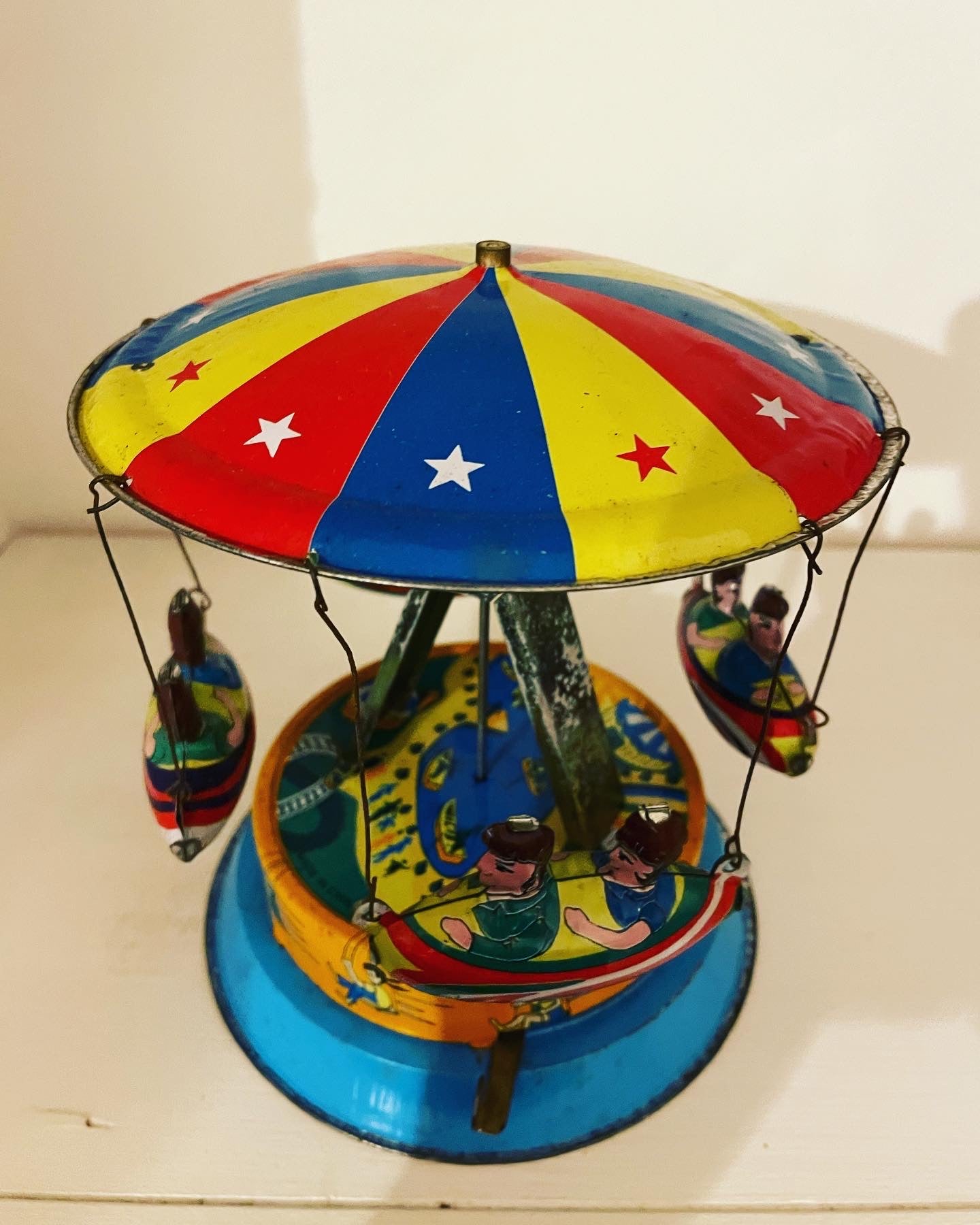 Toy carousel