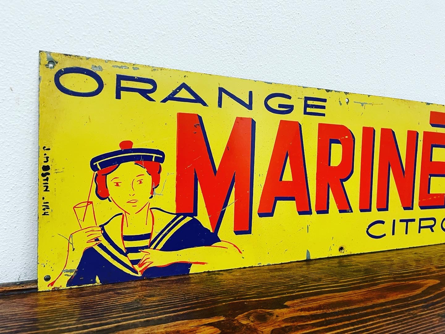 Large Marinette sign