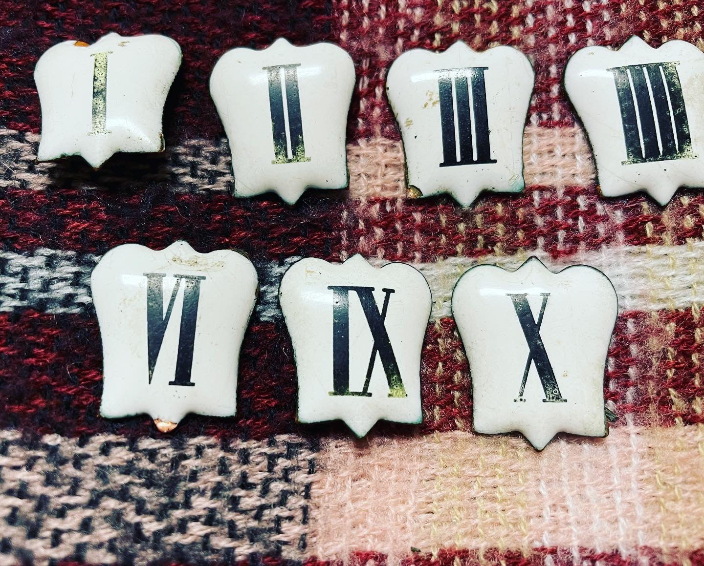 Roman numeral plates