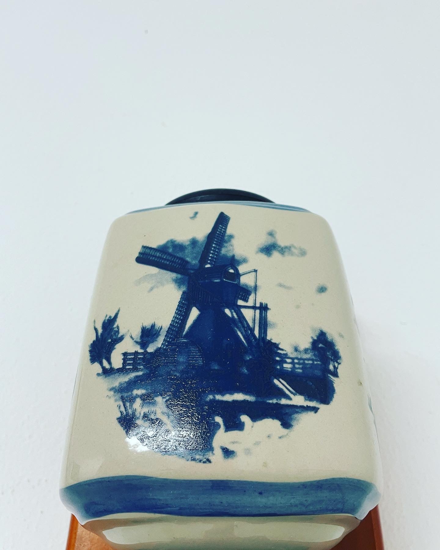 Delft Coffee Grinder