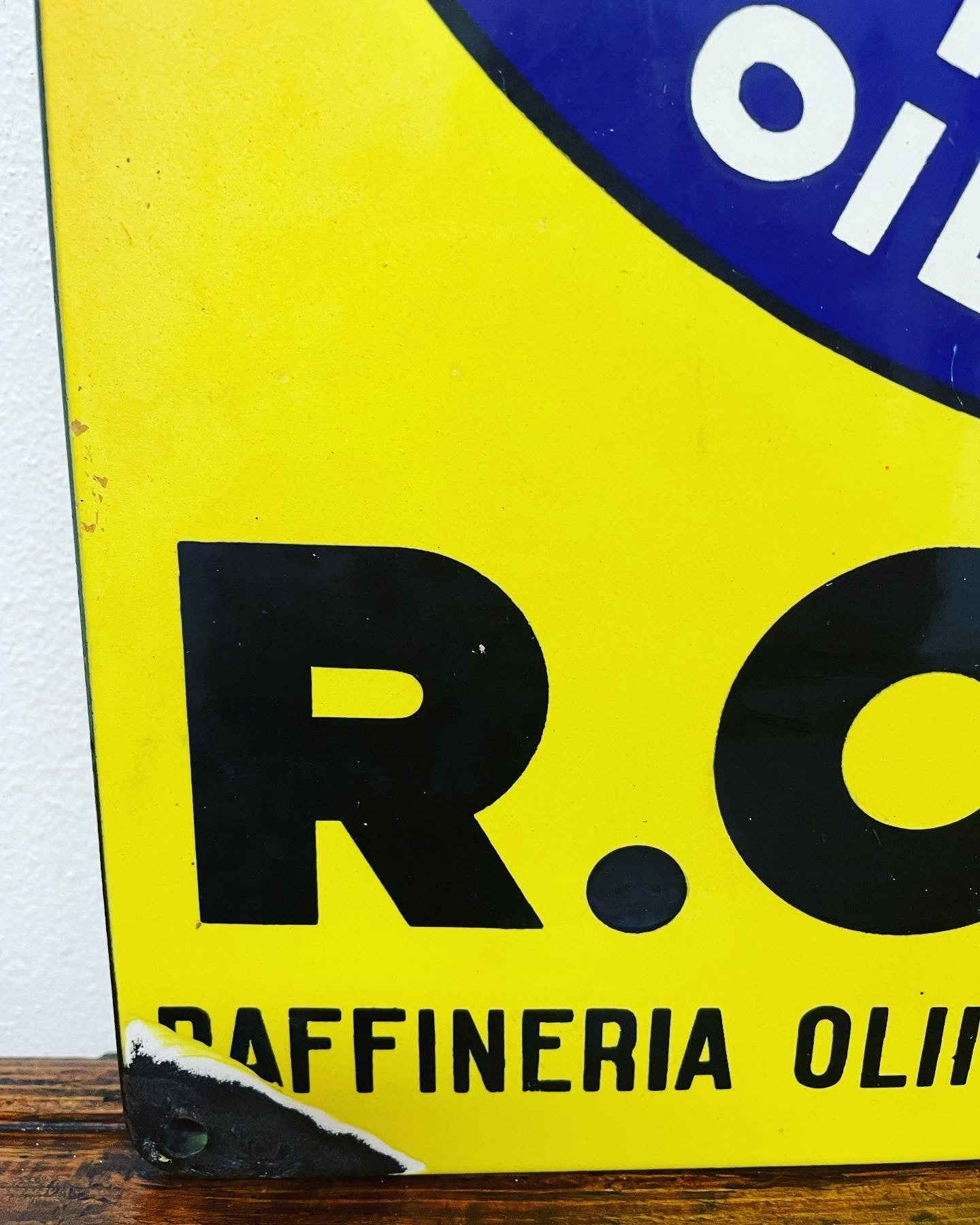 Rome Oils Sign