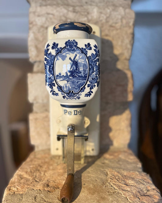 Dutch coffee grinder