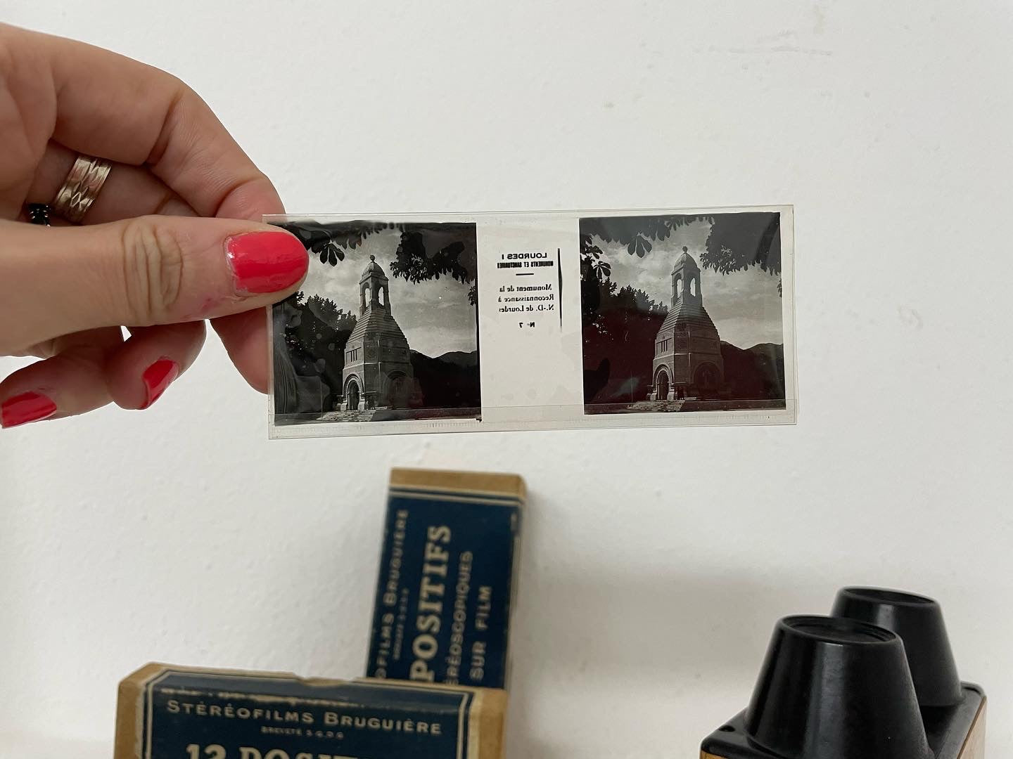 Stereoscope and Lourdes plates