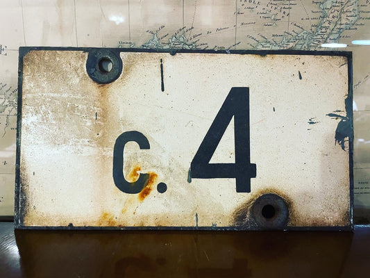 Railway wagon plate