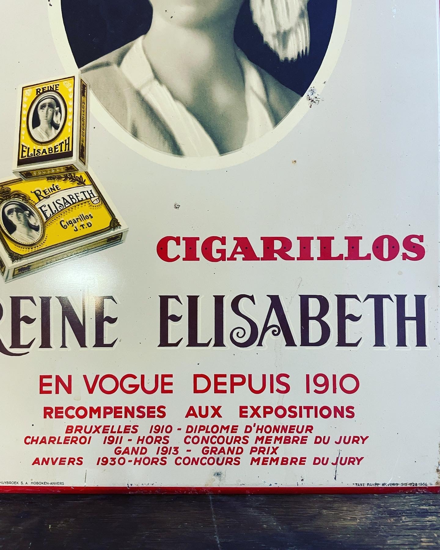 Reine Elisabeth cigarette sign