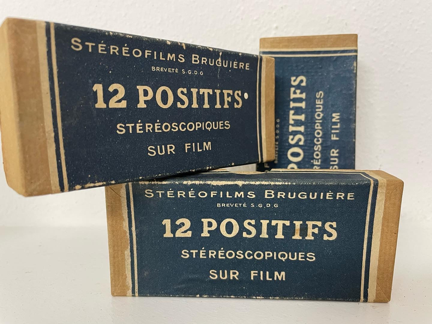 Stereoscope and Lourdes plates