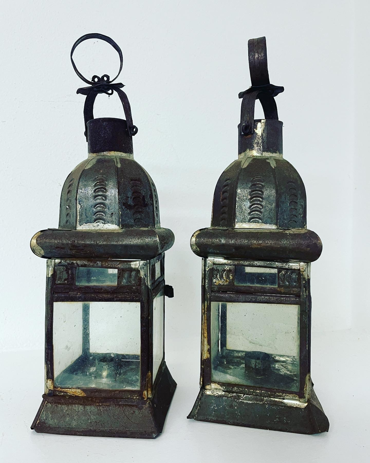 Pair of lamps