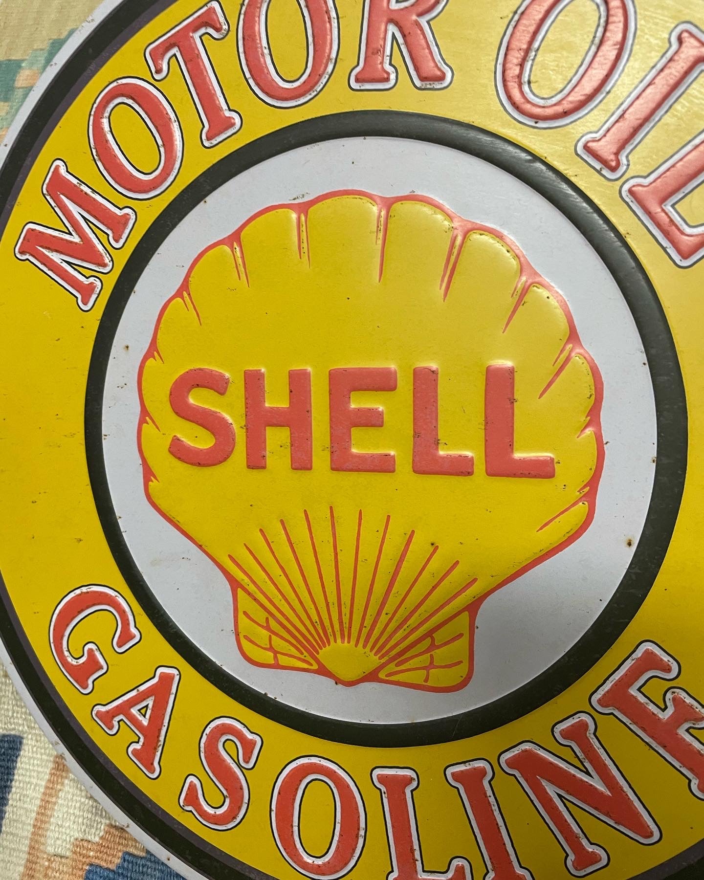 Shell Button Sign