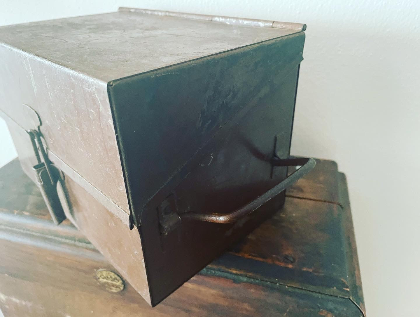 Ammunition box