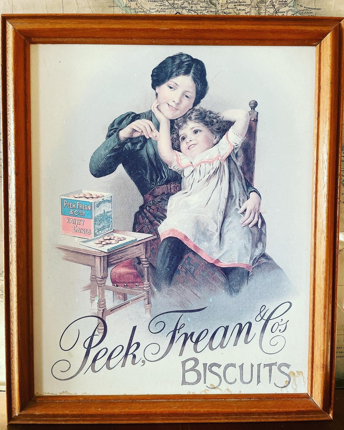 Biscuits frame