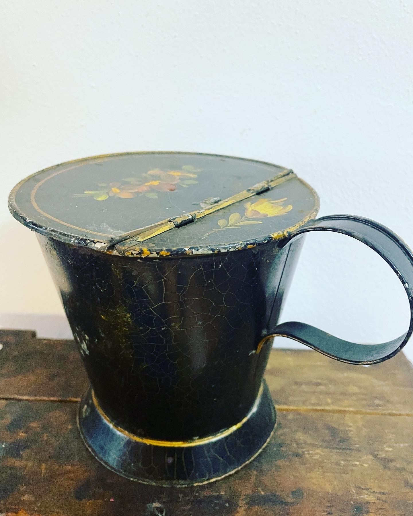 Herbal tea holder