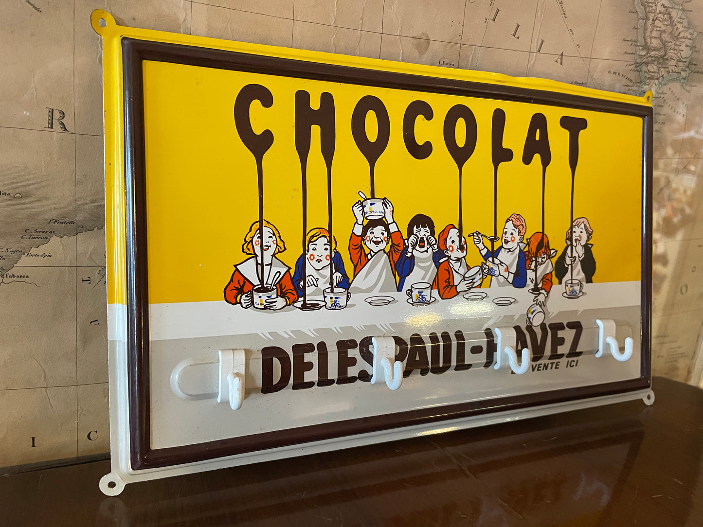 Chocolat hanger sign