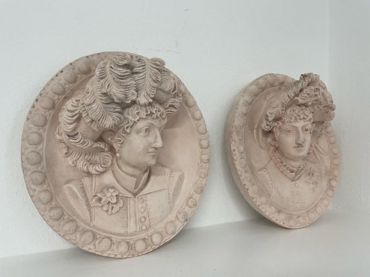 Plaster rounds portraits