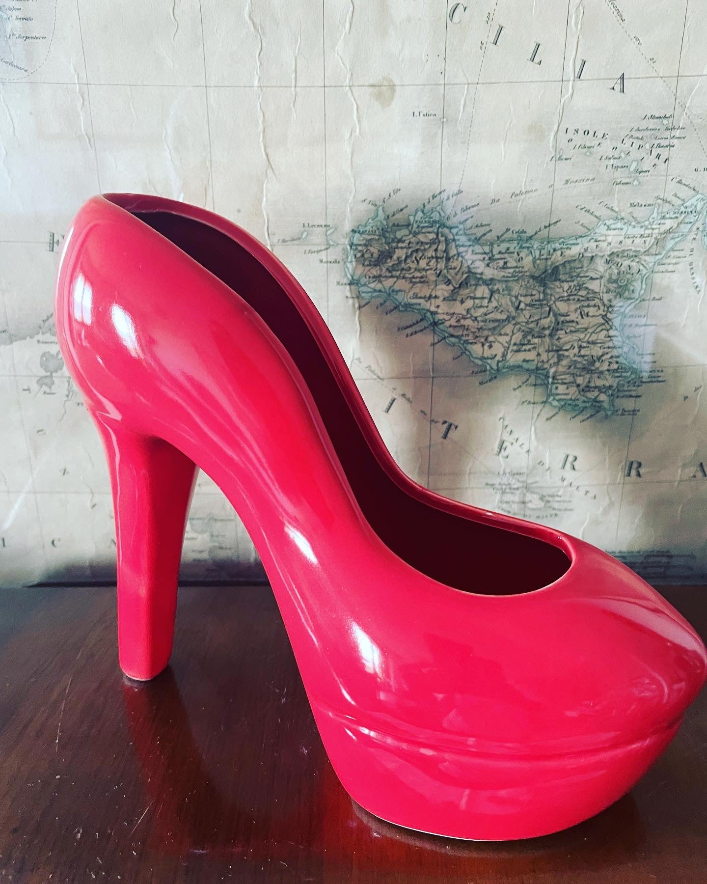 Red shoe