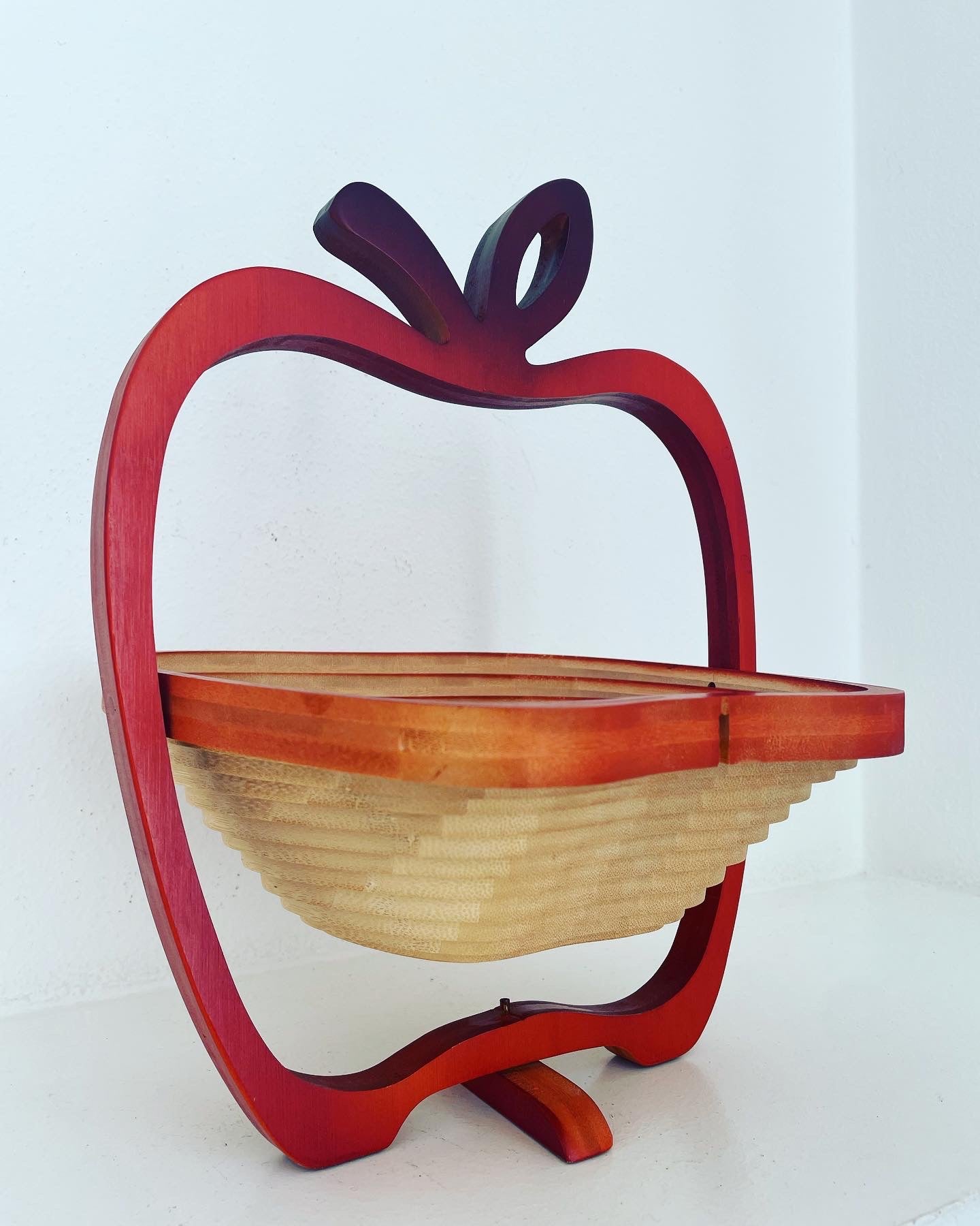 Apple fruit bowl